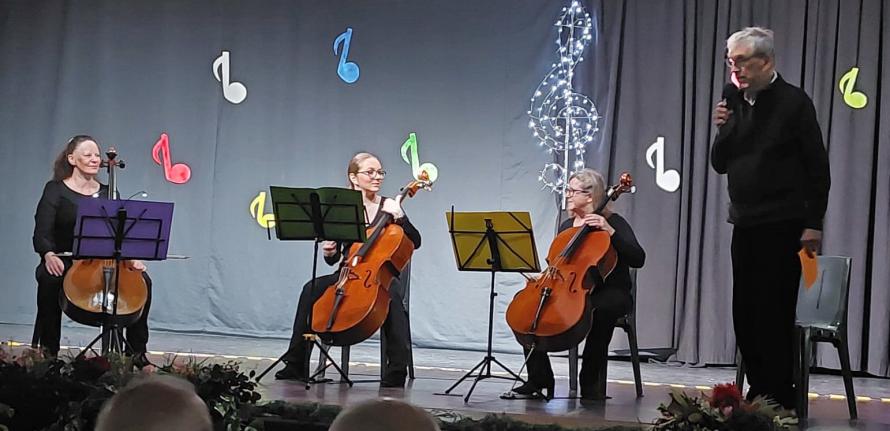 Ensemble &#34;Arc-en-ciel&#34; de violoncelles. Soirée du 17 mai 2024