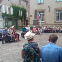 Monestiés (Tarn – 81640) La place centrale